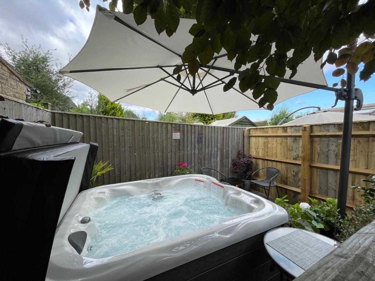 Village Retreat & Hot Tub Nr Bicester Village Bucknell  Exterior photo