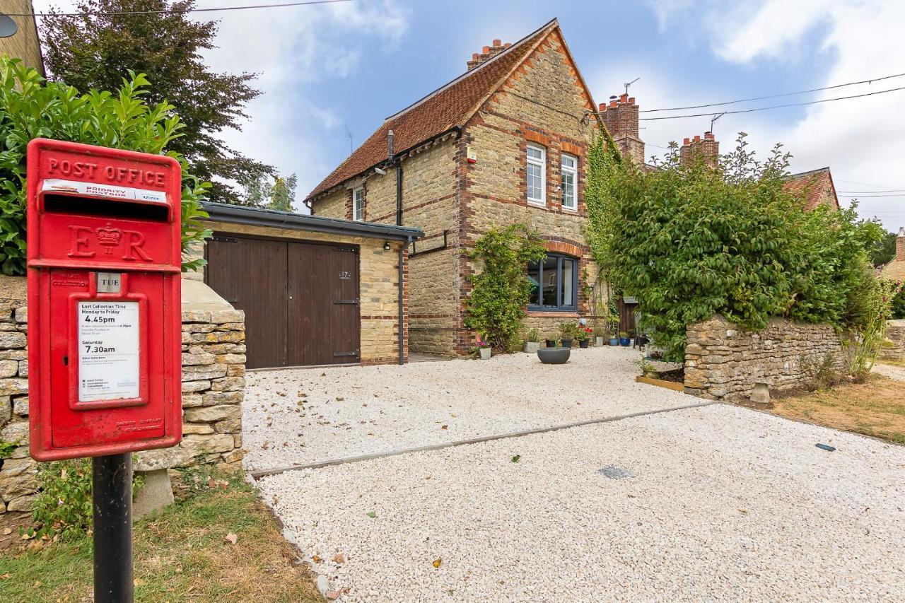 Village Retreat & Hot Tub Nr Bicester Village Bucknell  Exterior photo